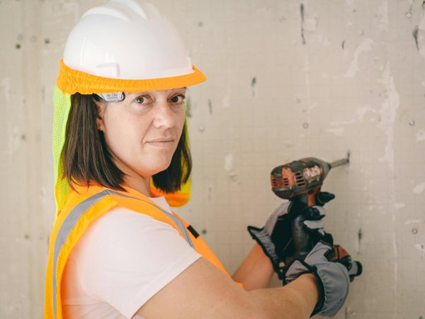 Porte de garage personnalisée : sécurité, isolation et style sur mesure